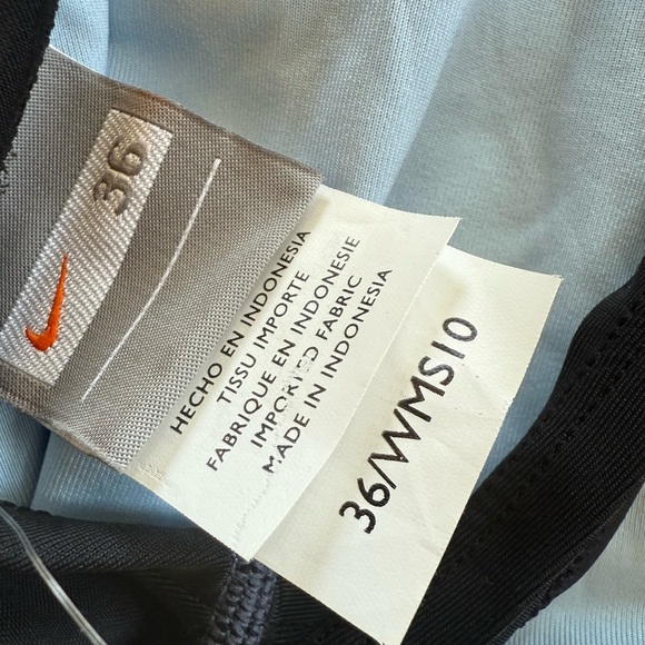 NIKE ladies black and blue razorback swimsuit NWT size 10 perfect condition - Picture 7 of 13